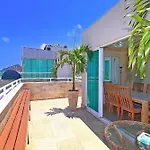 Incrivel cobertura frente mar com terraço em Copacabana!